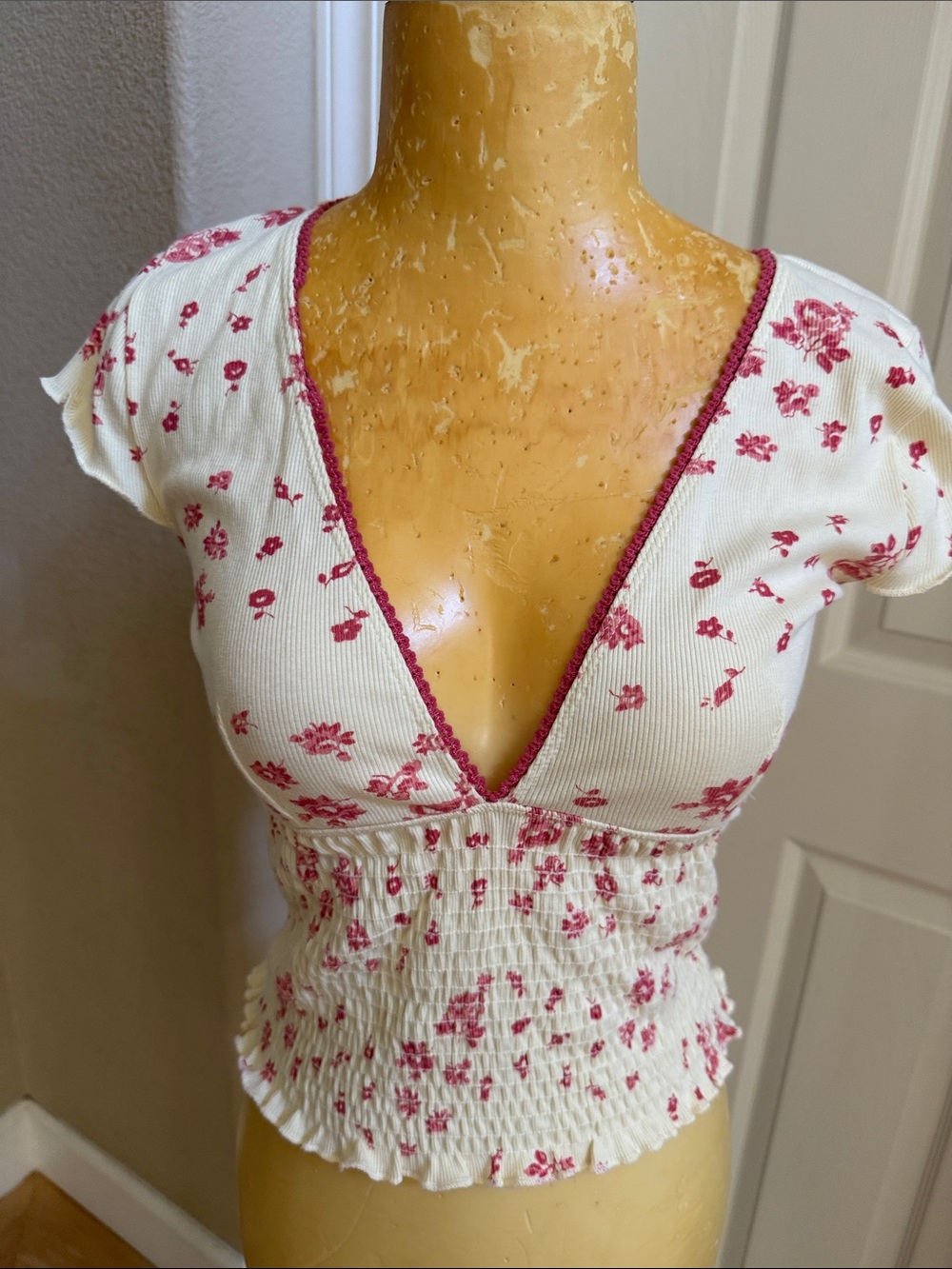 Kimchi Blue Yellow Ribbed Crop Top with Pink Scallop Trim